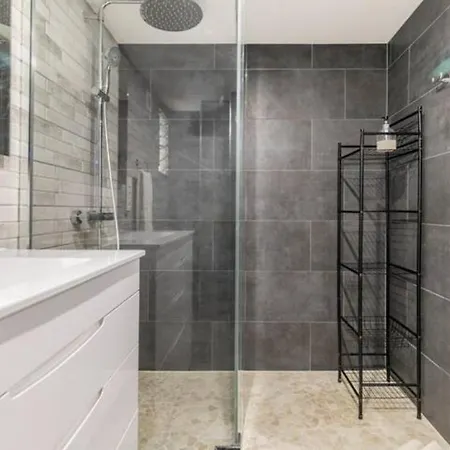 Privadas En Precioso Piso Compartido *
